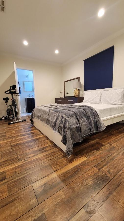 Large 1-Bedroom With Kitchen In Encino Los Angeles Esterno foto
