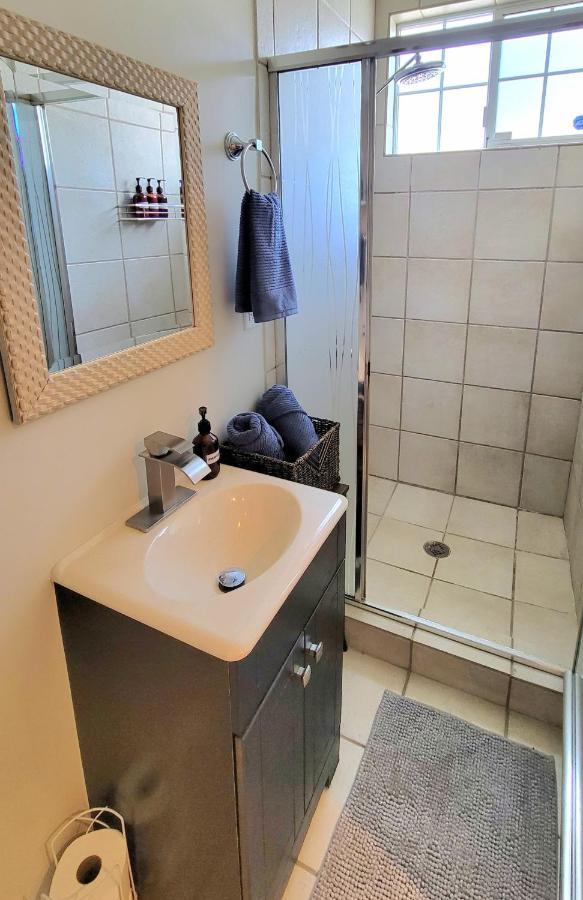 Large 1-Bedroom With Kitchen In Encino Los Angeles Esterno foto